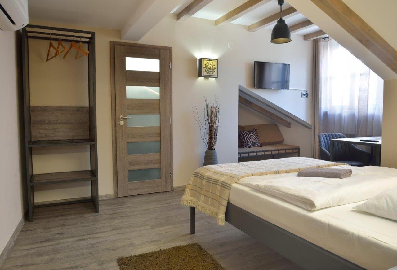 Hotel Via Ironia วิโซเก มิโต ภายนอก รูปภาพ